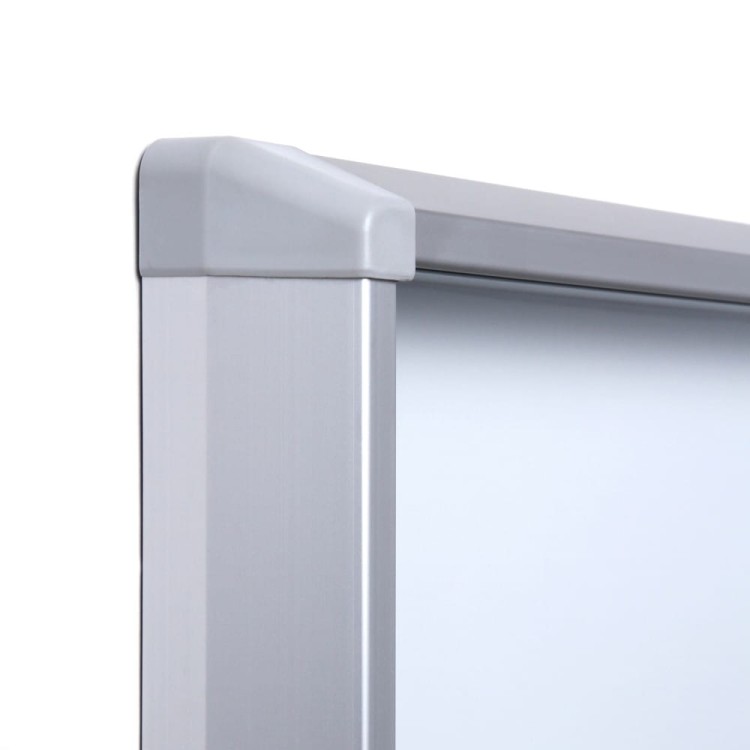 Detal - Gablota magnetyczna SL 12xA4 88x92 cm z przesuwanymi drzwiami zamykana na kluczyk do użytku wewnętrznego gablota wewnętrzna z certyfikatem trudnopalności B1 gablota ogłoszeniowa gablota informacyjna tablica ogłoszeń tablica informacyjna