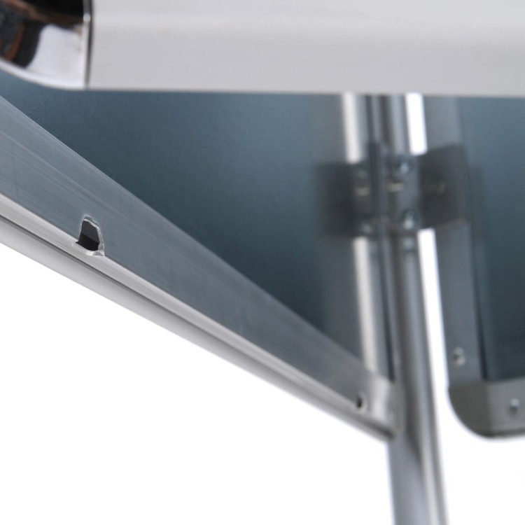 Stojak informacyjny OVAL z trzema tablicami zatrzaskowymi 70 x 100 cm do użytku zewnętrznego