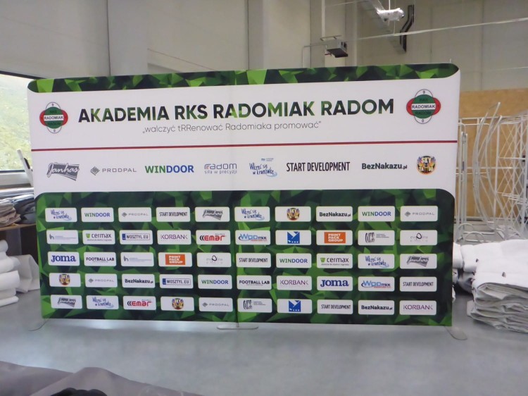 Ścianka Reklamowa Tekstylna Prosta 300 x 240 cm - ścianka wystawiennicza targowa prasowa