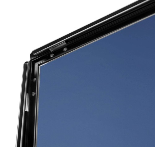 Schwarzer Werbeständer B2 OWZ mit nachfüllbarem Sockel