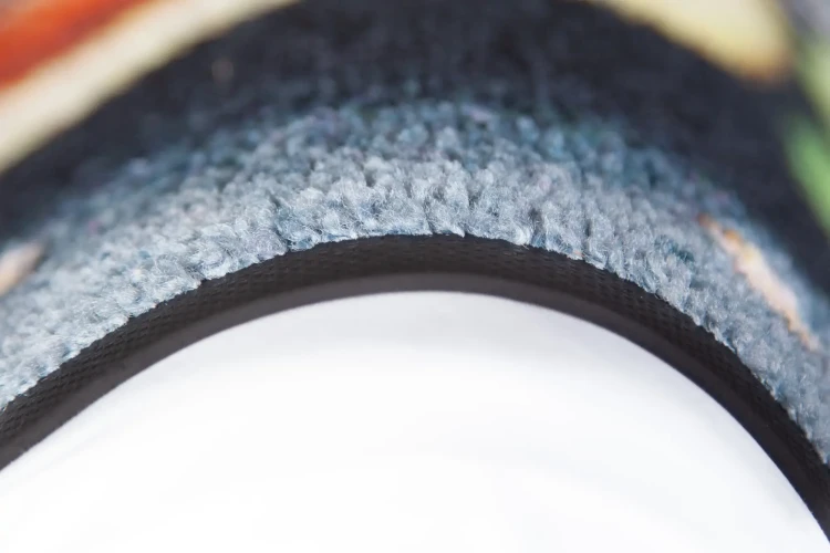 Mata podłogowa Interior Guard Brush - dywanik wycieraczka wykładzina z logo do zastosowań wewnętrznych - szczegół