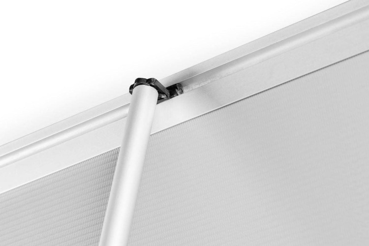 L-Banner Pro Rack - Befestigung der Stange an der Stange