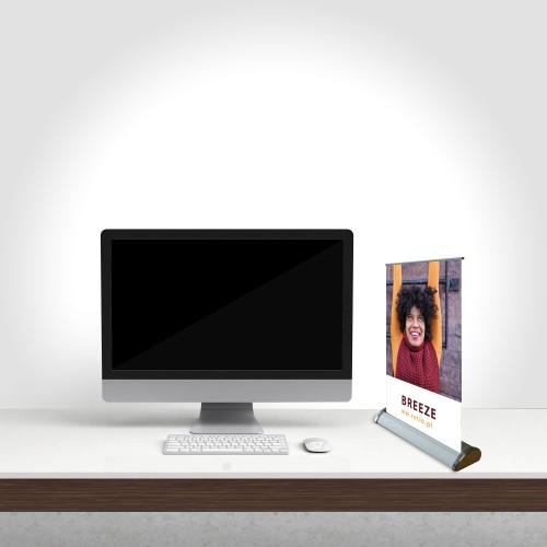 Rollup biurkowy Breeze A4 stojak reklamowy na biurko rozwijany z wydrukiem