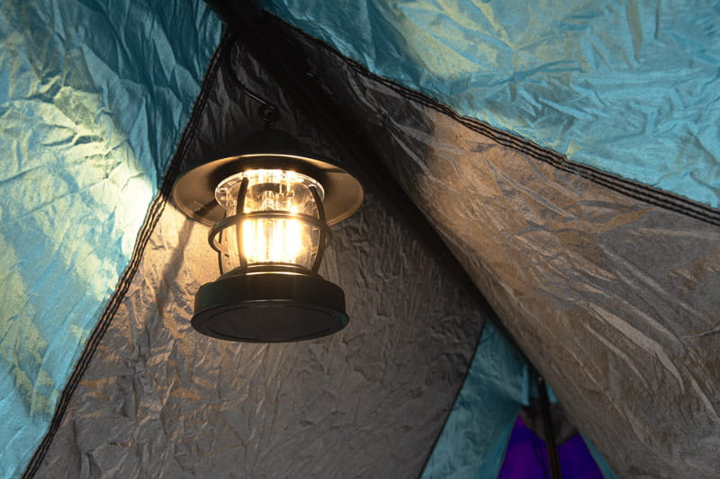 Lampka campingowa CAMPE czarny z logo