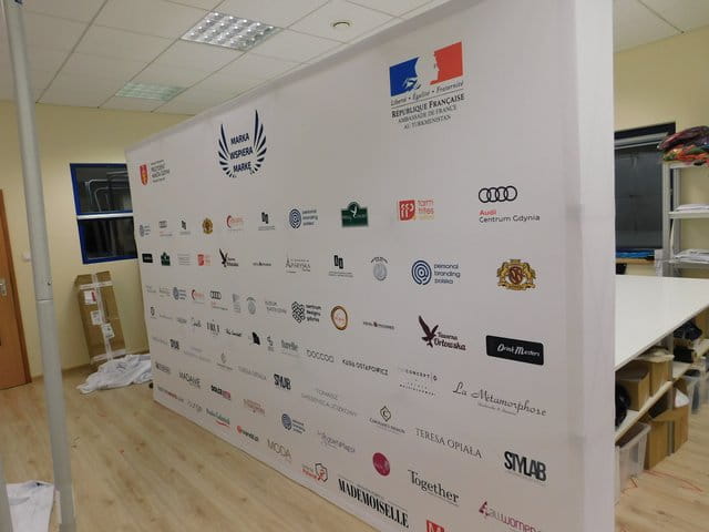 Straight Hop-Up Stand 4 x 2,3 m with single-sided printout